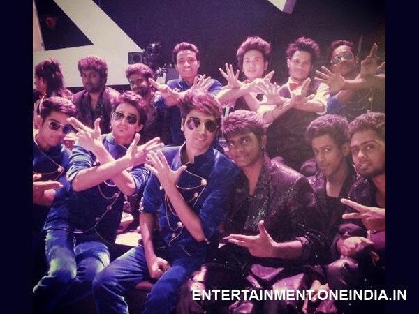 MJ 5 And Loyola Dream Team