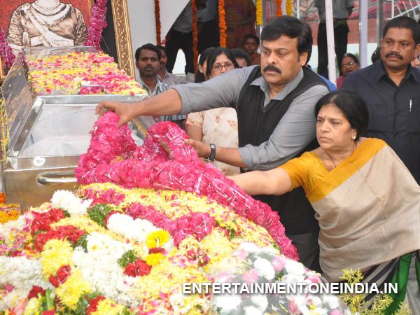 Pix: Telugu Stars Pay Last Respect To ANR
