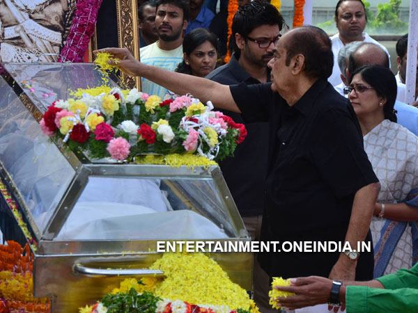 Pix: Telugu Stars Pay Last Respect To ANR