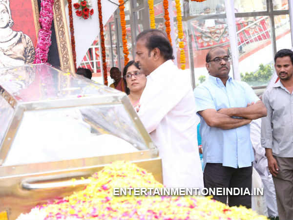 Pix: Telugu Stars Pay Last Respect To ANR