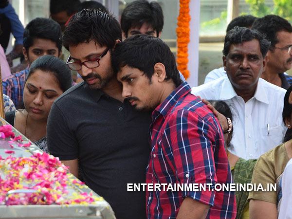Pix: Telugu Stars Pay Last Respect To ANR
