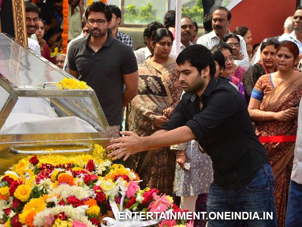 Pix: Telugu Stars Pay Last Respect To ANR