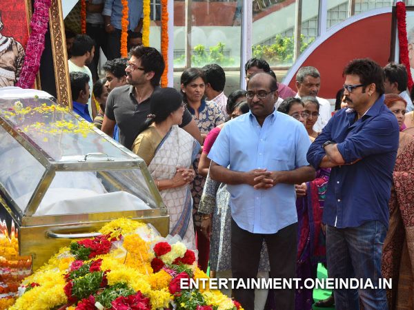 Pix: Telugu Stars Pay Last Respect To ANR