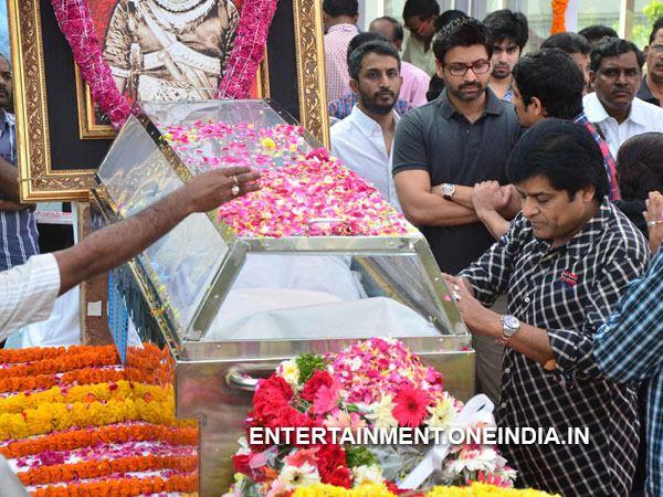 Pix: Telugu Stars Pay Last Respect To ANR
