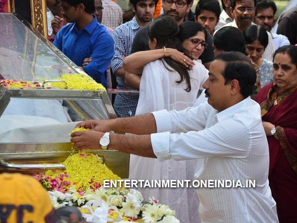 Pix: Telugu Stars Pay Last Respect To ANR