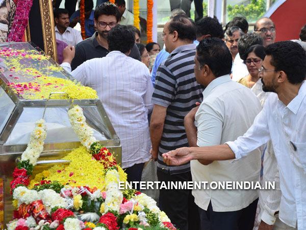 Pix: Telugu Stars Pay Last Respect To ANR