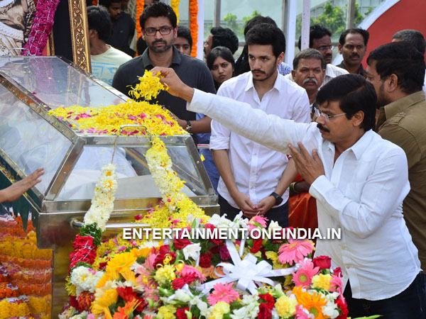 Pix: Telugu Stars Pay Last Respect To ANR