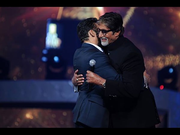 Salman Hugs Amitabh