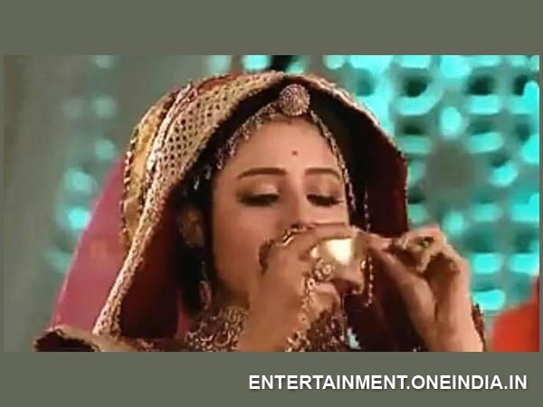 Jodha Drinks Poison For Jalal