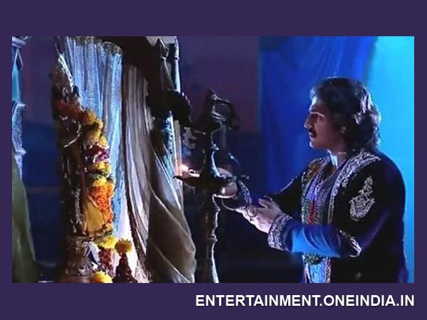 Jalal Prays To Krishna