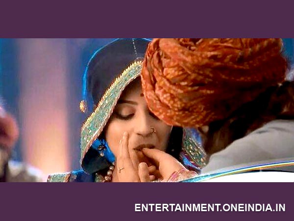 Jodha And Jalal's Closeness