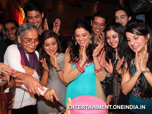 Surekha Cuts The Cake