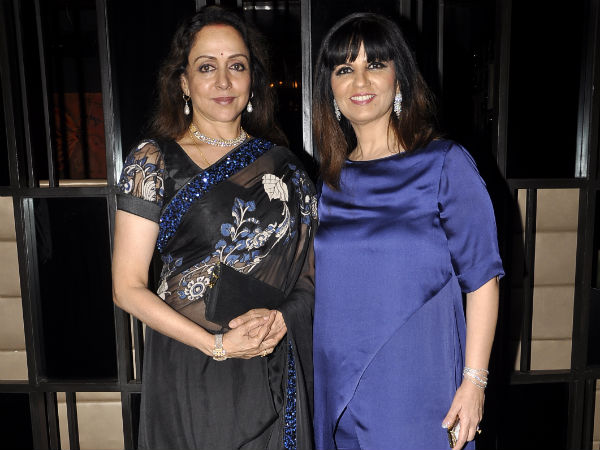 Hema Malini-Neeta Lulla Posing For Camera