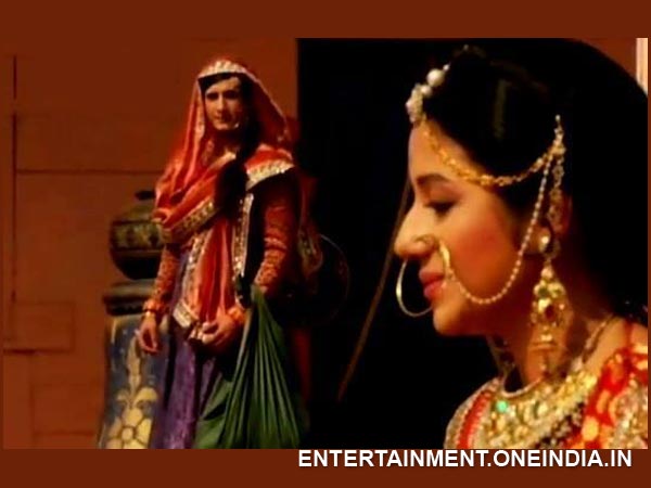 Sujhamal Enters Palace