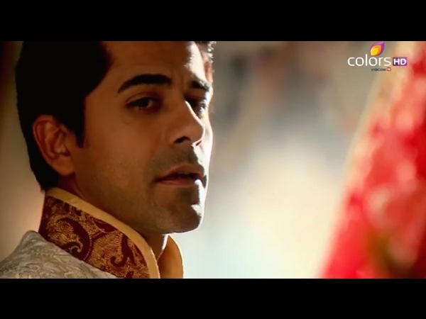 Abhay Introduces Her Husband