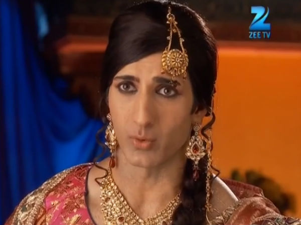 Sujhamal Informs Jodha Sujhamal Informs Jodha