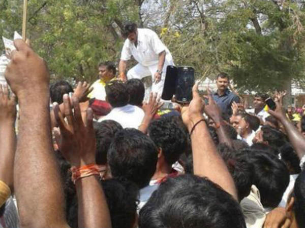 Balakrishna Shaking Hands With Fans