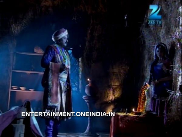 Jodha's Father Reaches Jodha