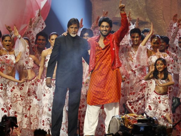 IIFA 2007- Amitabh and Abhishek Shake A Leg