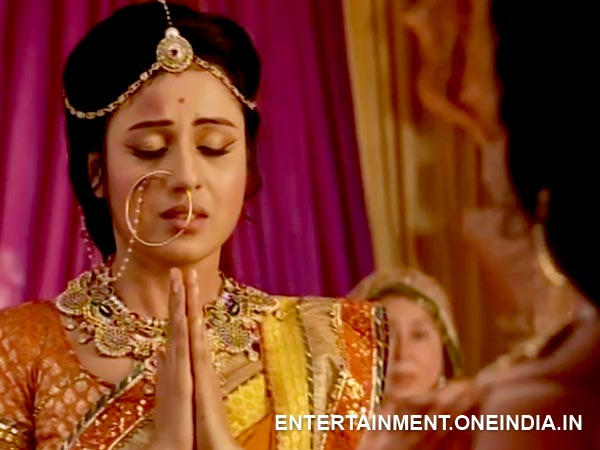 Jodha Prays For Jalal's Safety