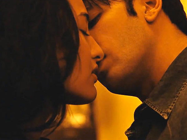 Sonakshi and Ranveer Singh In Lootera