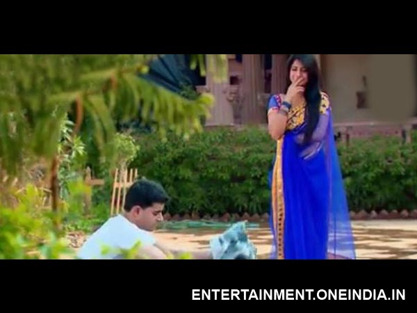 Kumud Has A Good Laugh