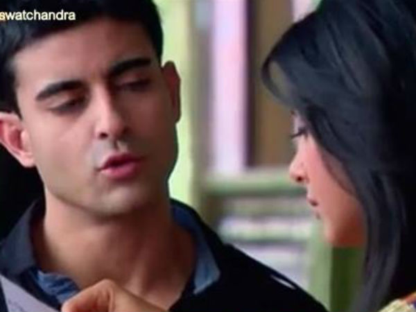 Saras Shows Kumud's Tickets