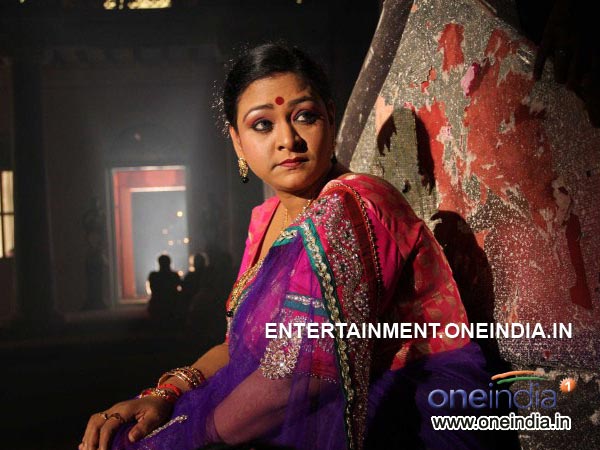 Shakeela To Write Autobiography