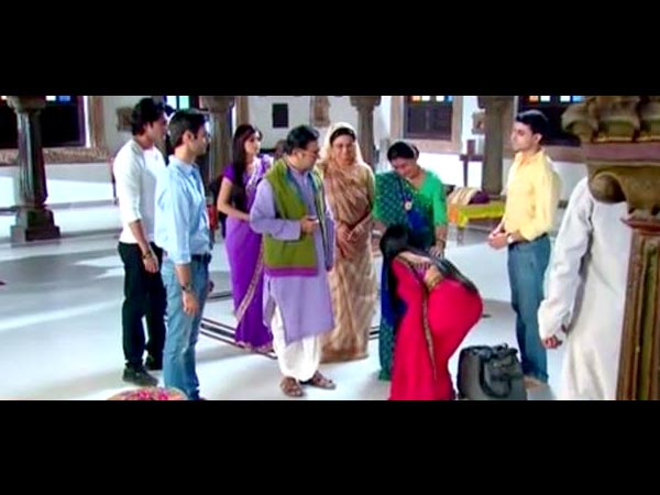 Saras-Kumud Become Distant