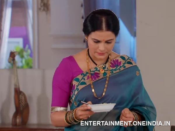 Anjali Inspects Niranjan's Subzi Anjali Inspects Niranjan's Subzi