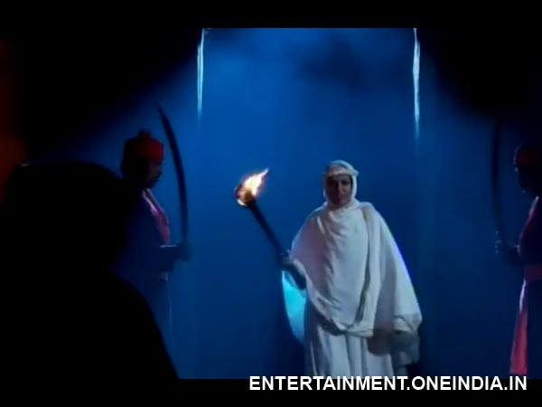 Maha Manga's Captive