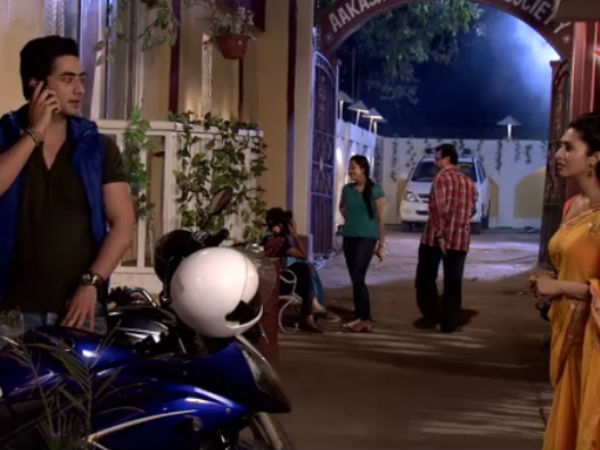 Ishita Tries To Convince Romi Ishita Tries To Convince Romi