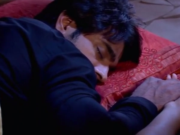 Rudra Holds Paro's Hand! Rudra Holds Paro's Hand!