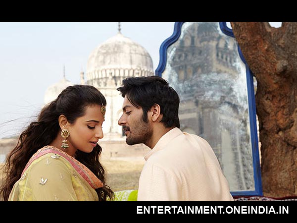 Romance At Taj Romance At Taj