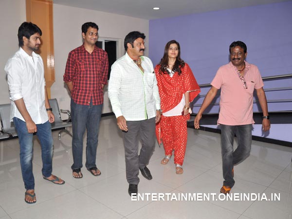 Balakrishna Watches Oohalu Gusagusalade At Special Screening