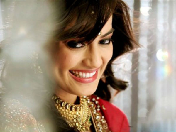 Surbhi Jyoti- Zoya And Sanam