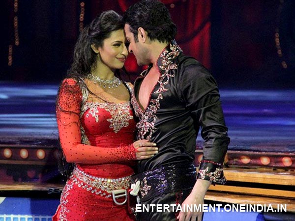 Divyanka Tripathi And Karan Patel Sizzle On Stage