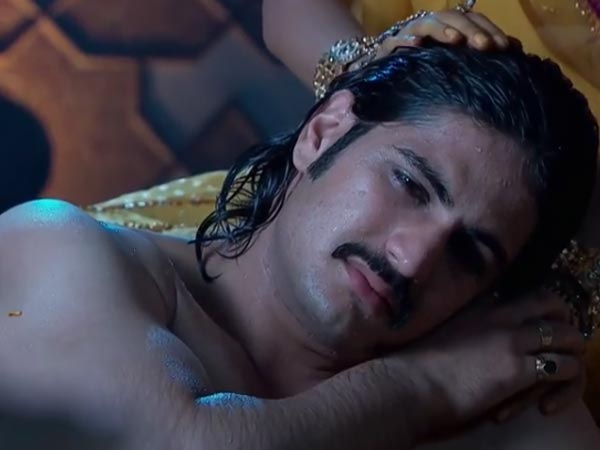 Akbar Says Women Are Lucky Akbar Says Women Are Lucky