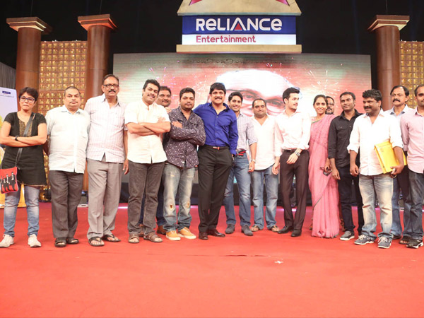 Nagarjuna With Technician At Manam 50 Days Success Meet Nagarjuna With Technician At Manam 50 Days Success Meet