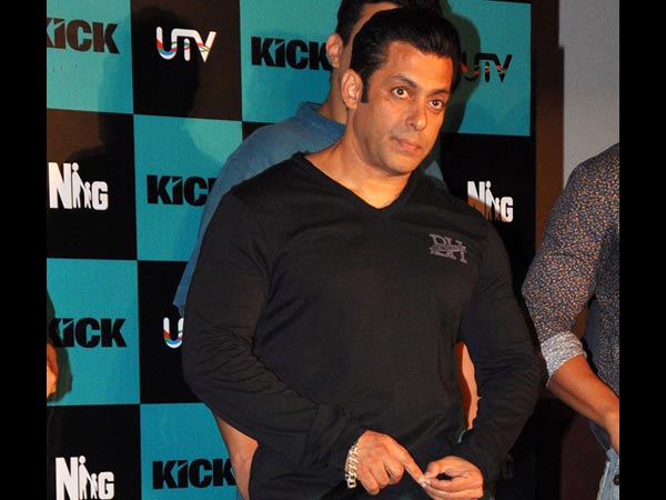 After many years, you are working with Sooraj Barjatya in Prem Ratan Dhan Payo. How does it feel?