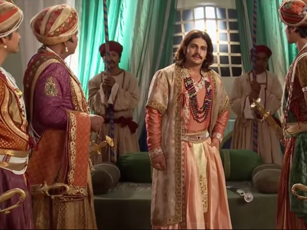Moti Helps Jodha