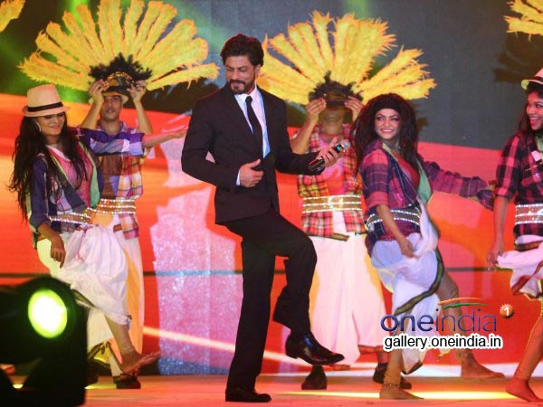 Shahrukh Shakes A Leg
