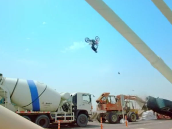 Hrithik's Bike Scene