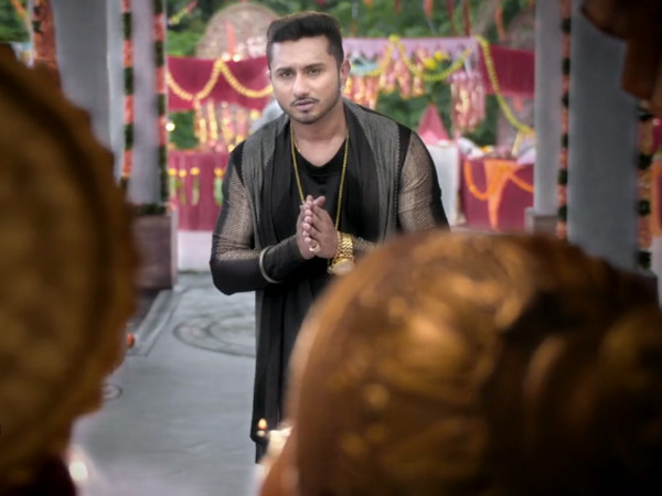 2 Hosts Who Are Comedians?