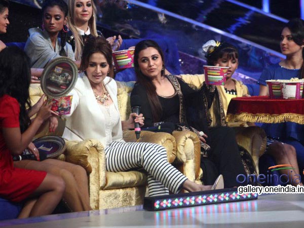 Rani, Madhuri Share Popcorn Rani, Madhuri Share Popcorn