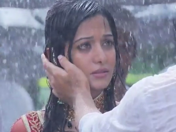 Aaliya Is Hurt Aaliya Is Hurt
