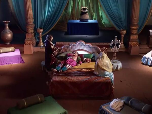 Akbar Angry With Atgah Akbar Angry With Atgah