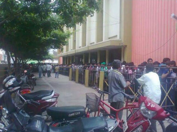 House Full in all theater House Full in all theater