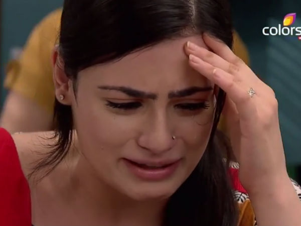 Ishaani Cries For Help 