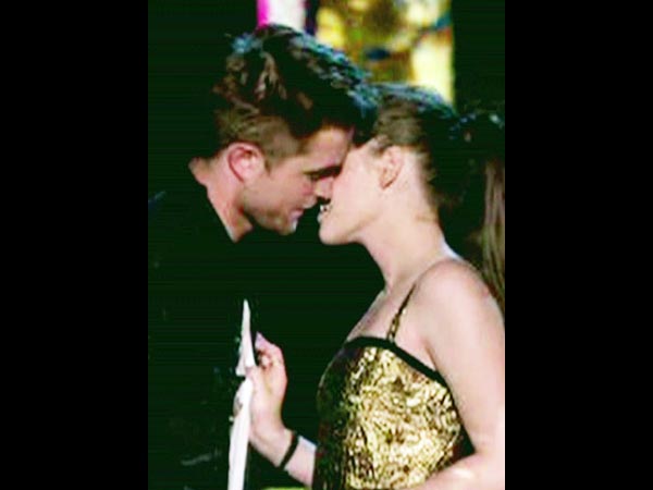Robert Pattinson and Kristen Stewart